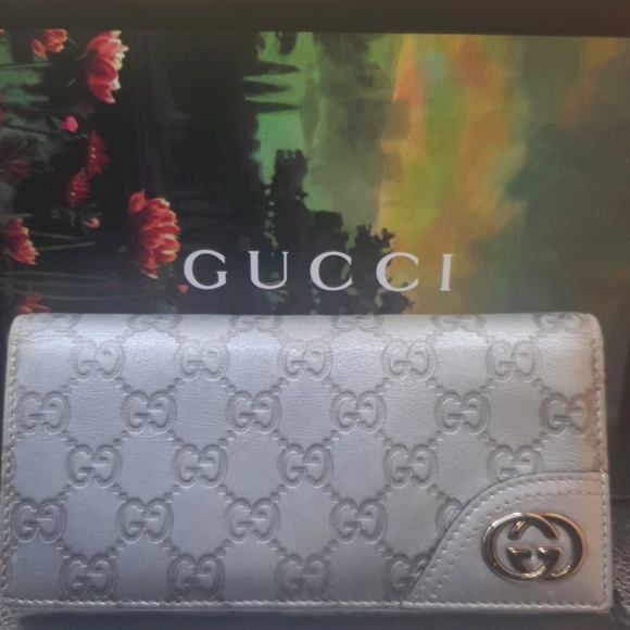 RARE☘️GUCCI GG SILVER METALLIC Leather Wallet.-Snap closer is broken. Very Clean - Picture 11 of 11